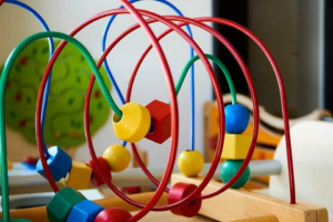 Розвиваючі іграшки для дітей: посібник для батьків