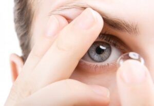 Комфорт та здоров'я зору: Переваги контактних лінз