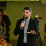 Невловимий Джо: куди і чому зник з інформаційного поля експрем’єр…