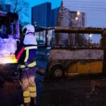 У Києві вранці вщент згоріла маршрутка: чи є жертви або…