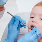 Чому важливо лікувати дітям зуби вчасно?