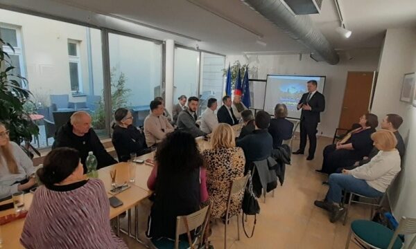 ЄКУ створює робочу групу для врегулювання роботи українських шкіл за кордоном