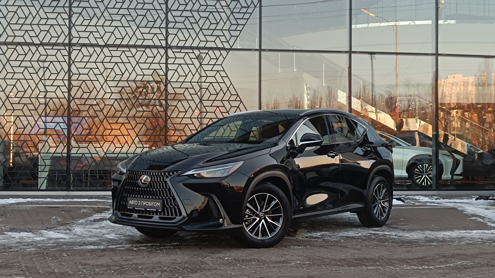 Lexus NX: ідеальне поєднання сучасного дизайну, безпеки та інновацій