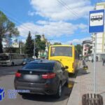 У Рівному зафіксували майже 200 випадків неправильного паркування біля зупинок