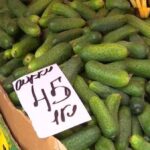 Сезон консервації у розпалі: на ринках Рівного беруться за огірки…