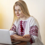 Учителів української мови та літератури запрошують на вебінар
