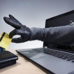 Помилково вказала інші цифри банківського рахунку: рівнянка натрапила на шахраїв