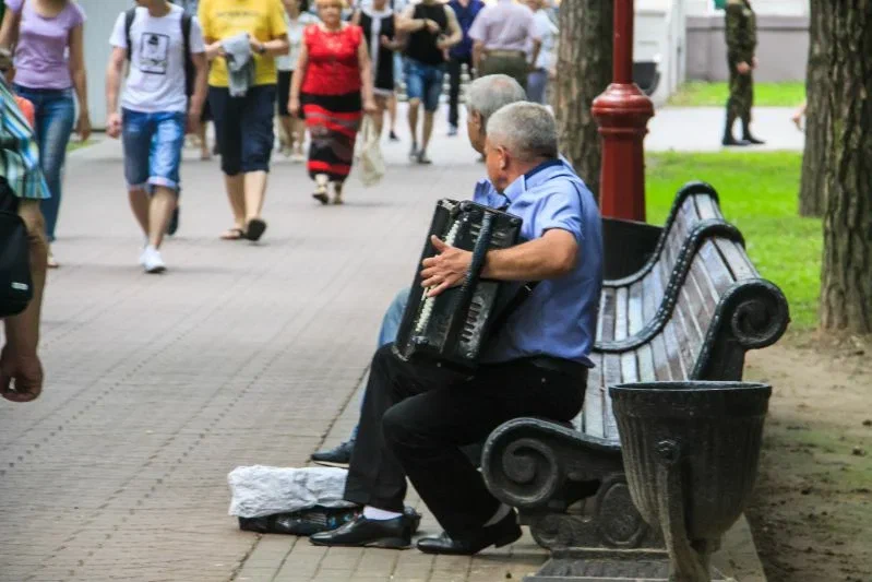 «Вколювала як кінь»: популярній російській співачці відмовили у виплаті пенсії Музыкант