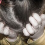 Чому дитина не впевнена в собі: батьківські настанови, які крадуть…