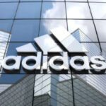 Після хвилі обурень через “запозичення” дизайну, Adidas приніс вибачення маленькому…