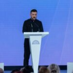 Не лише підручники: Зеленський анонсує створення тисяч годин контенту як…