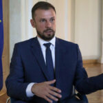 Восьмикласники: повний комплект підручників ще не надійшов у школи –…