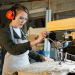 Миколаївщина: жінки вчаться на слюсарів.