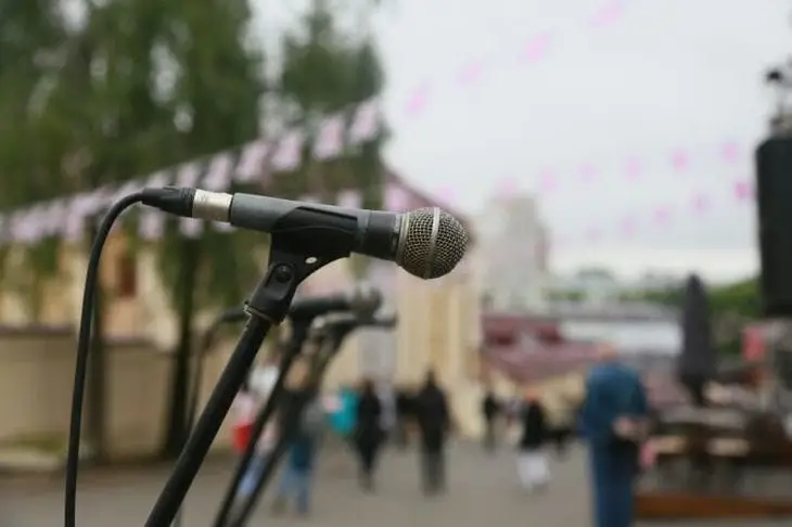 Продюсера «Ласкового травня» Андрія Разіна оголошено в розшук: йому загрожує до 10 років колонії Микрофон