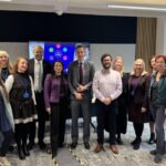 Британська діаспора розмірковує над введенням мовного тесту з української в…