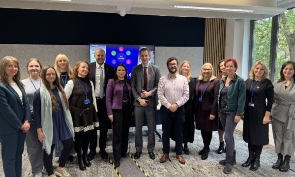 Британська діаспора розмірковує над введенням мовного тесту з української в школах.