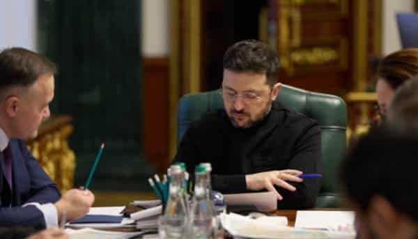 Зеленський доручив переглянути правила комендантської години на час сильних холодів