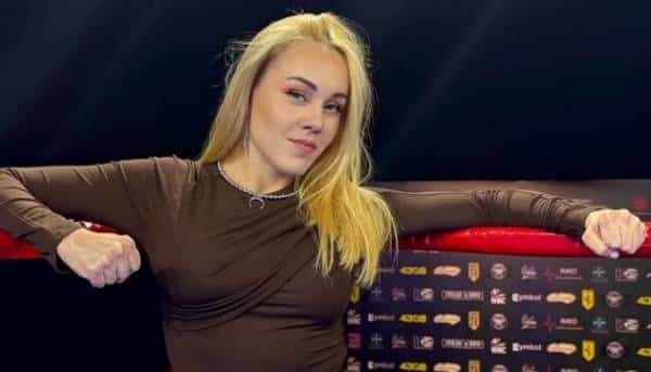 Правоохоронці схопили 23-річного мешканця Києва за вимагання у відомої української співачки Alyosha.