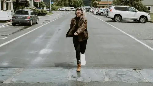 Перестаньте гнатися за щастям. Психологи пояснили, чому це не працює