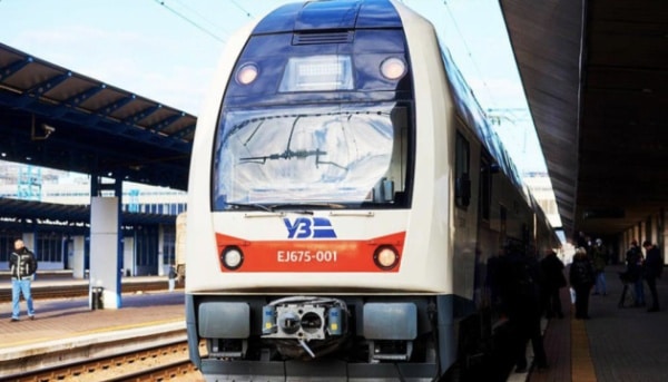 Укрзалізниця розширює доступ до Wi-Fi у поїздах далекого сполучення