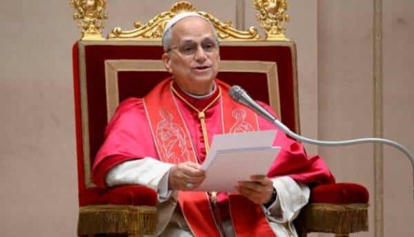 Папа Римський під час недільної молитви закликав до миру в Україні