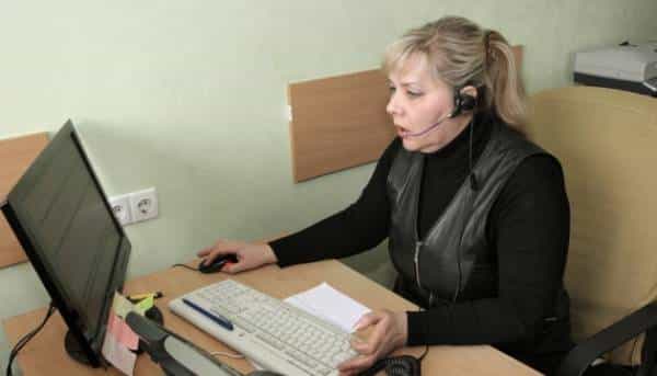 Міносвіти запустило гарячу лінію для консультацій громад щодо виплати зарплат вчителям