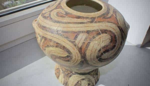 Історичний музей поповнився трипільською вазою, яку перехопили при спробі вивозу у Швейцарію