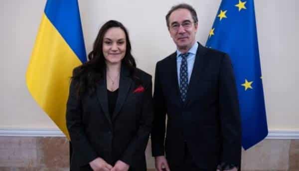 Бережна зустрілася з грецьким послом для обговорення захисту культурних цінностей.