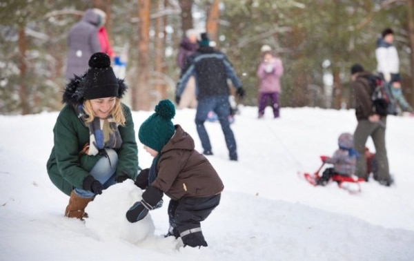 Чим зайнятися з дитиною взимку? Декілька ідей для лютневих вечорів