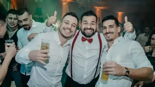 Чому чоловіки заводять коханок, але бояться міняти дружин