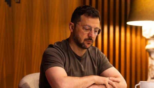 Зеленський нагородив відзнакою «За мужність та відвагу» три бригади Сухопутних військ