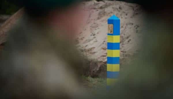 У лісі поблизу кордону з Румунією знайшли мертвого чоловіка