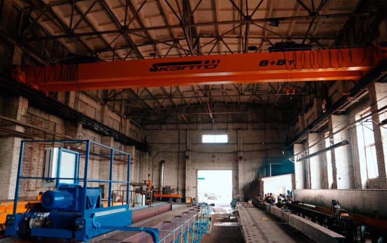 Війна - не привід зупинятись: історія релокації флагмана українського кранобудування