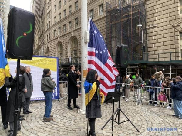 У центрі Нью-Йорка урочисто підняли український прапор 7