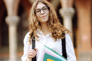 Більше ніж 305 тисяч абітурієнтів вже подали заявки на участь в НМТ.