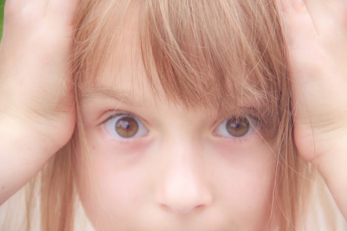 Чому діти не чують з першого разу: вмикаємо слуховий канал