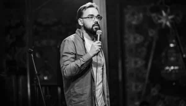 Комік Артур Петров поліг у бою.