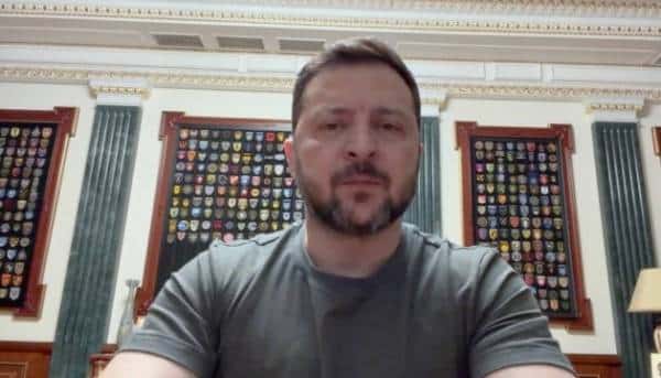 Зеленський після доповіді переговорної групи: Є сигнали про можливе продовження обмінів