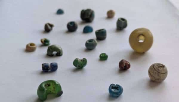 Археологи знайшли збірку скляних бус X-XIII століть поблизу Галича.