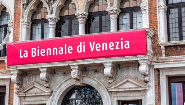 Венеційська бієнале під ризиком втрати фінансування ЄС через російську присутність.