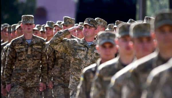 Курсанти військових вишів отримують стипендію близько ₴10 тисяч – Міноборони