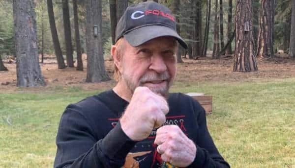 Відійшов у засвіти американський актор та знавець бойових мистецтв Чак Норріс.