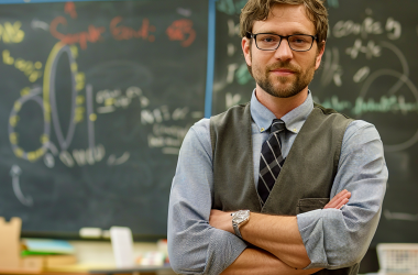 Кабмін профінансує нещодавнє збільшення оплати праці університетських викладачів.