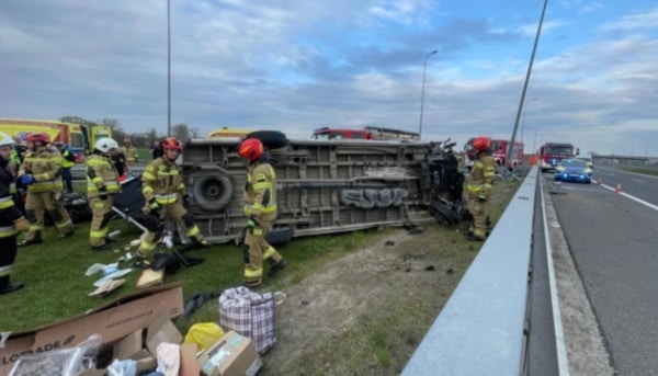 У Польщі перекинувся мікроавтобус з українцями