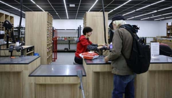 «Нова пошта» попереджає про шахрайську схему з «розпродажем посилок»