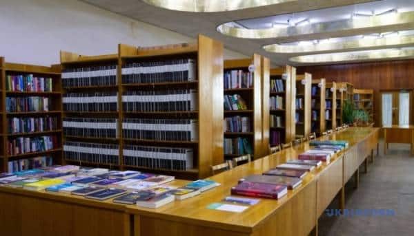 Міністерство культури розробляє фінансову допомогу для книгарень і бібліотек.