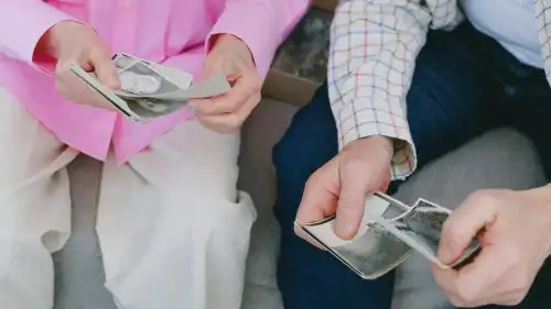 Чому в стресі ми фіксуємо лише вузькі деталі, а з цікавості — загальну суть і зв’язки