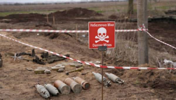 В Україні за чотири роки війни кількість постраждалих від мін перевищила 1400, серед них – 147 дітей