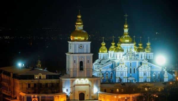 Великоднє богослужіння у Михайлівському соборі