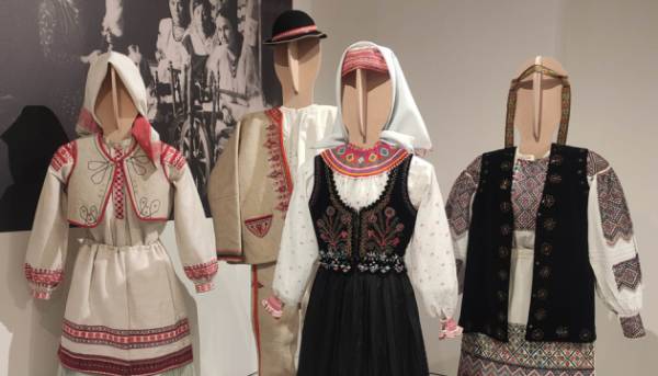 ГОЛОВНА 22 Виставка українського традиційного одягу презентована в столиці Словенії